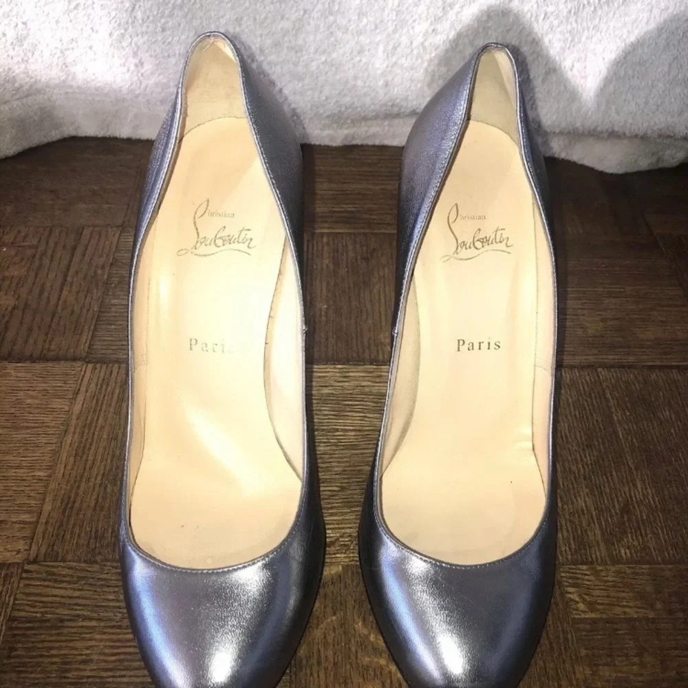 Christian Louboutin Silver Fifi Pumps 40 - Picture 7 of 12
